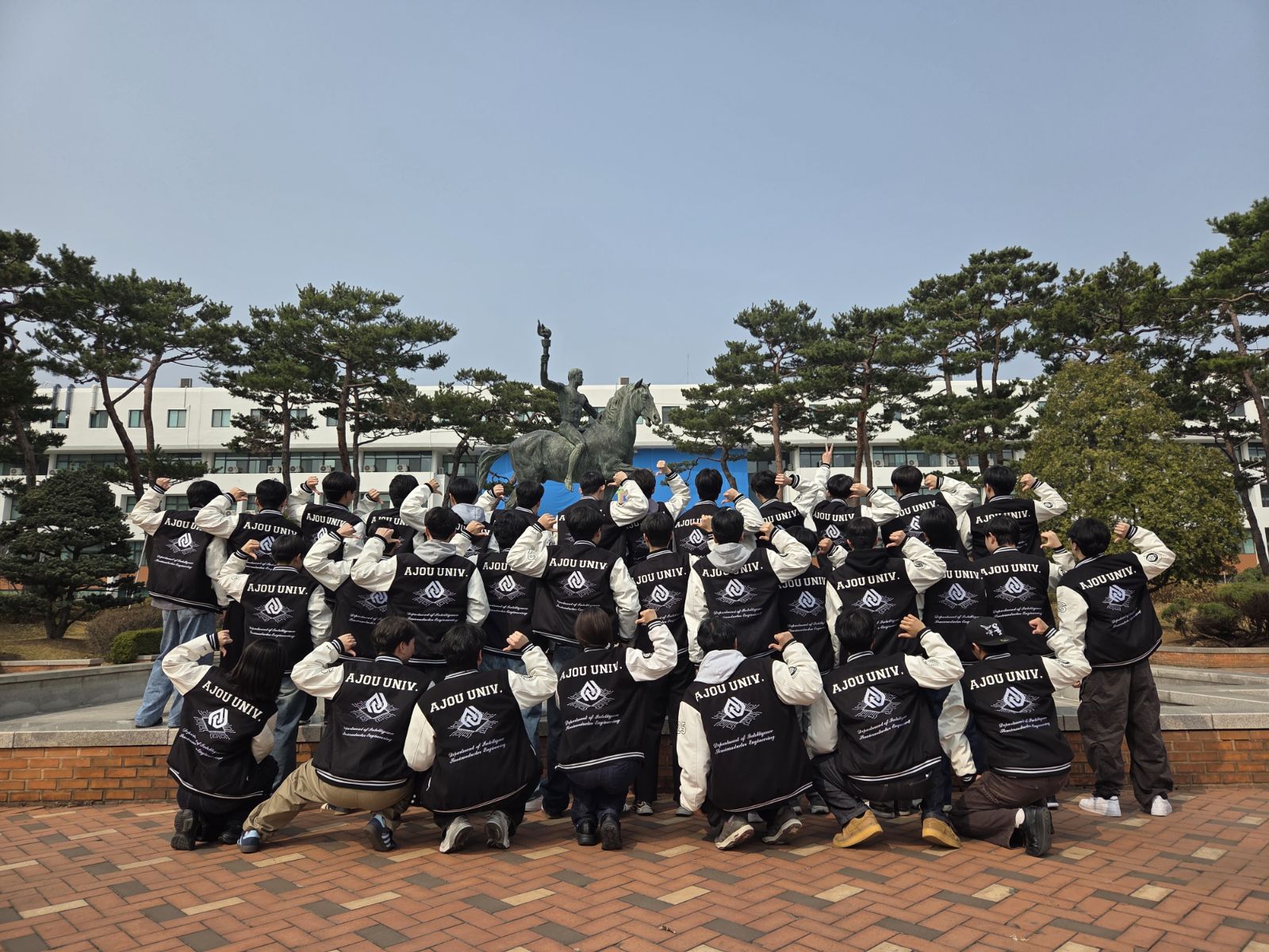 지반과 단체사진